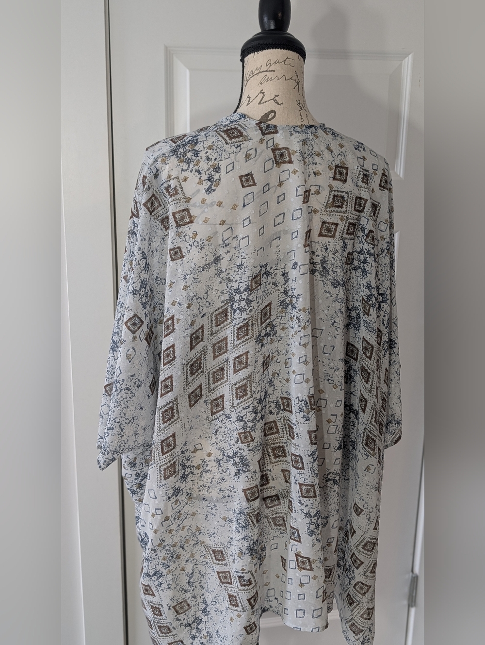 Maurices Cream, Blue & Brown Patterned Lightweight Wrap O/S - Picture 2 of 7
